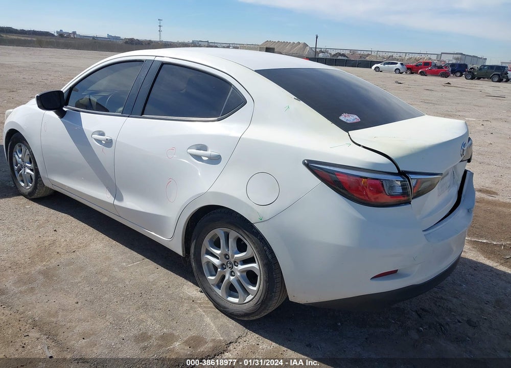 2018 TOYOTA YARIS IA VIN: 3MYDLBYV4JY305983
