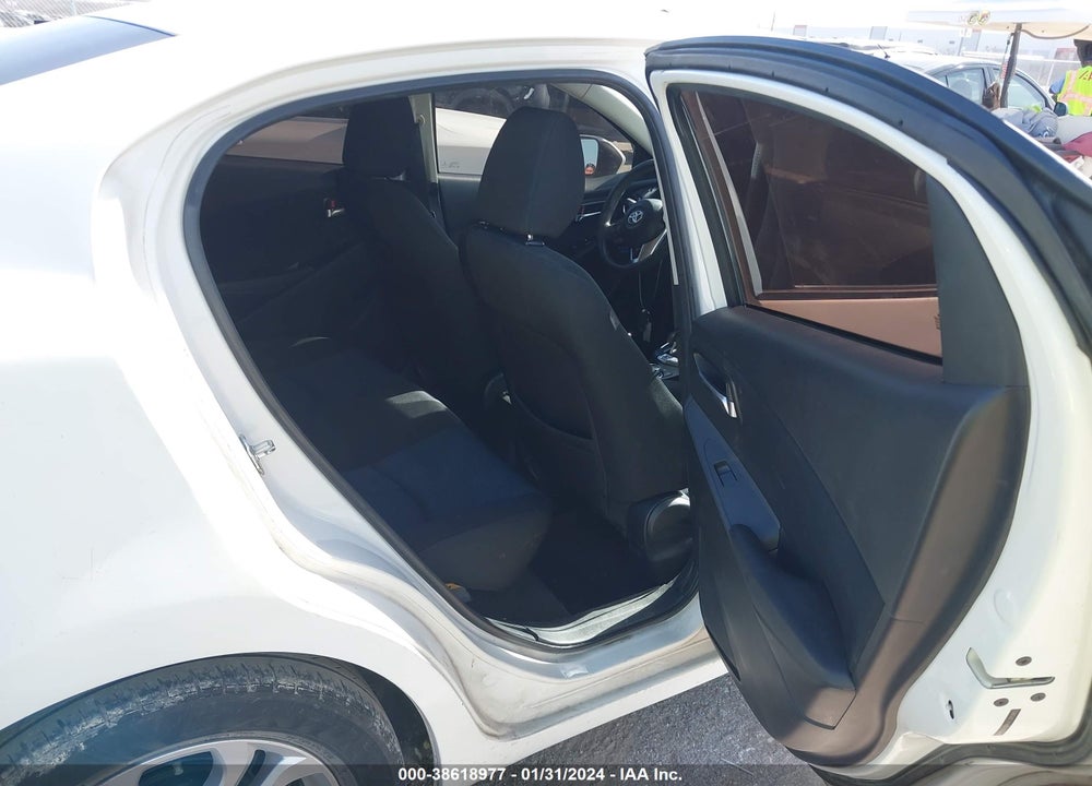 2018 TOYOTA YARIS IA VIN: 3MYDLBYV4JY305983