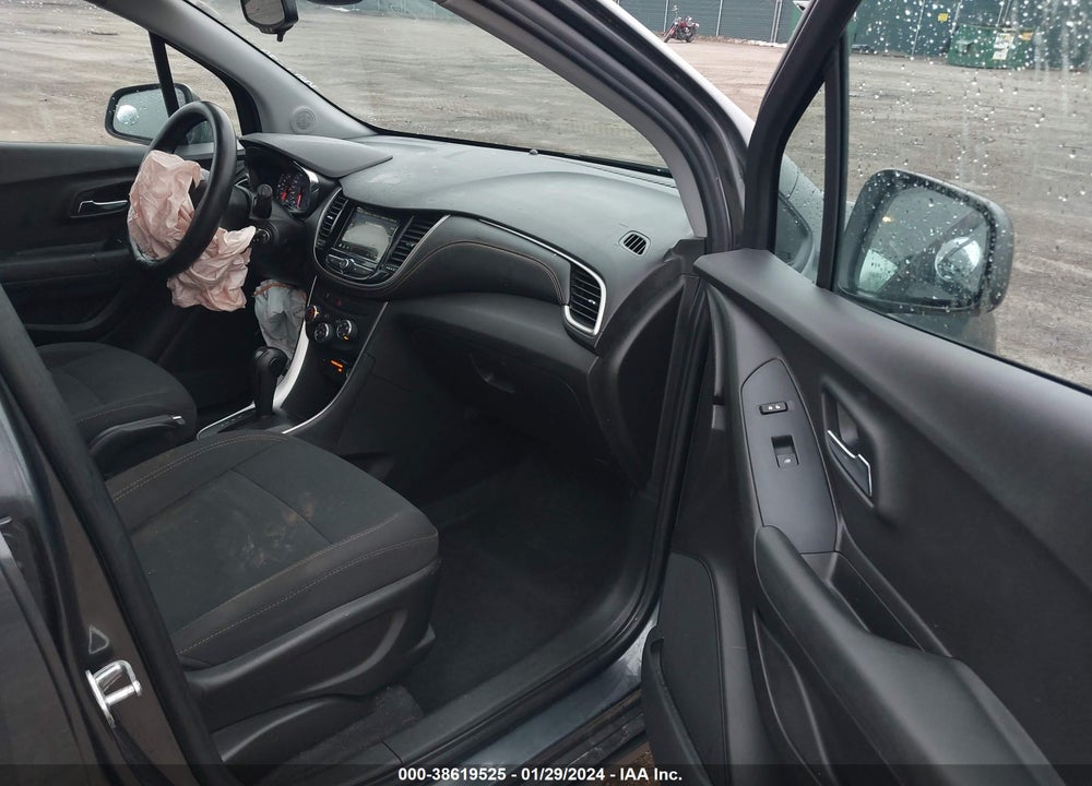 2019 CHEVROLET TRAX LS VIN: 3GNCJKSB4KL299655