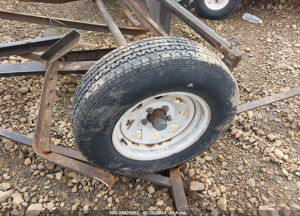 2000 HOMESTEADE TRAILER VIN: 4HDLE081XYD003985
