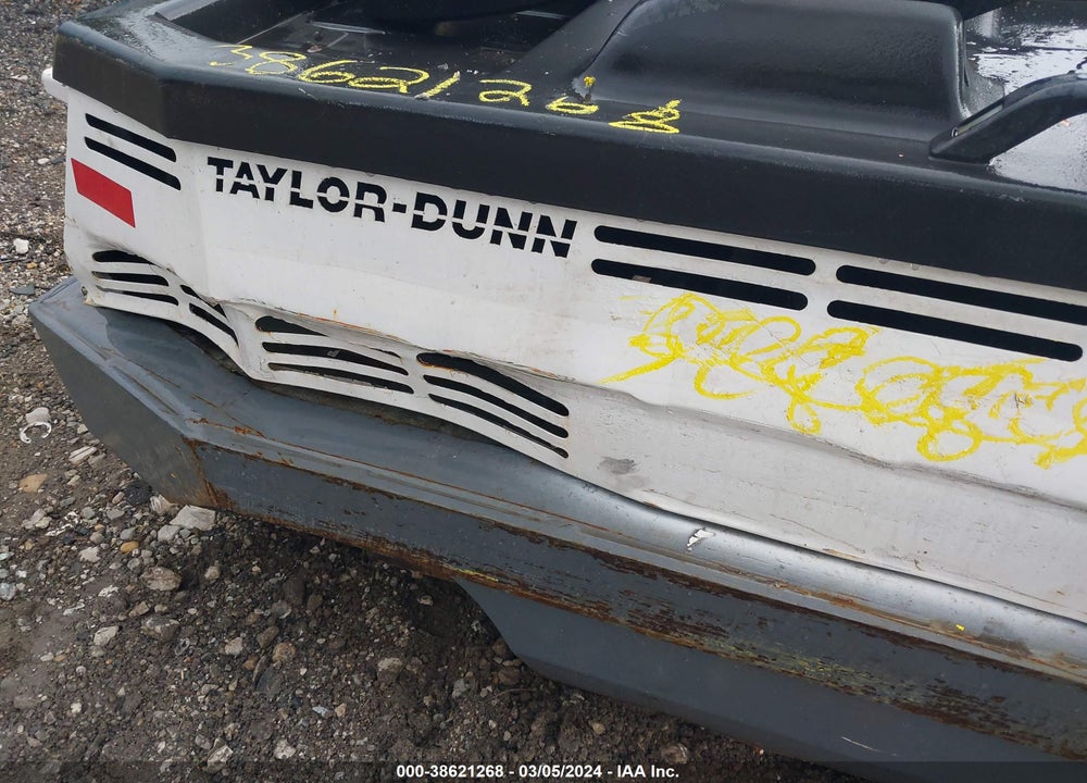 2005 TAYLOR DUNN C4-26 VIN: 00000000000165071