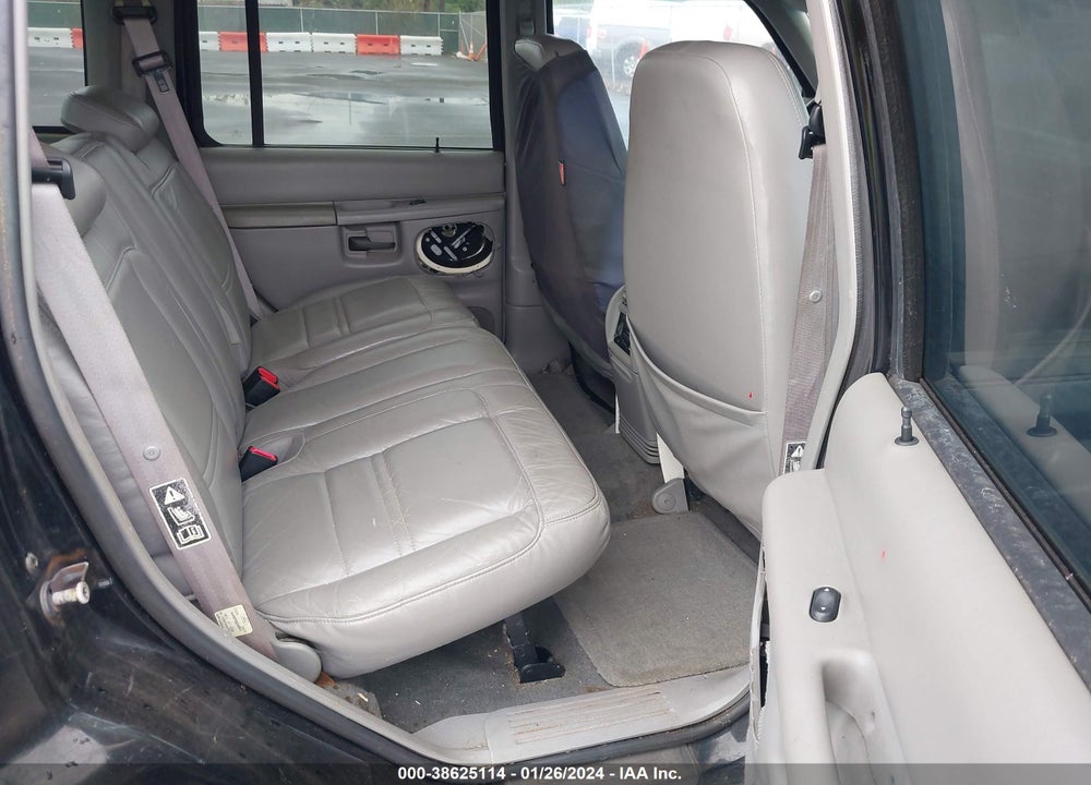 2000 FORD EXPLORER VIN: 1FMZU63E7YZB28356