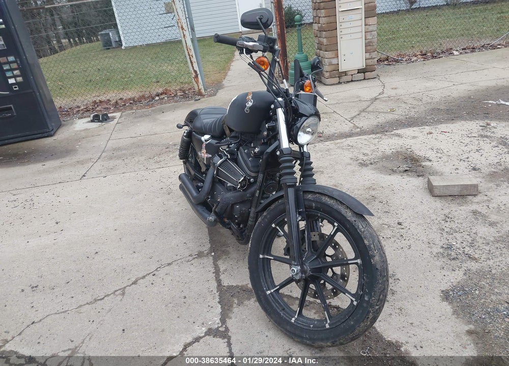 2018 HARLEY-DAVIDSON XL883 IRON 883 VIN: 1HD4LE214JC432634