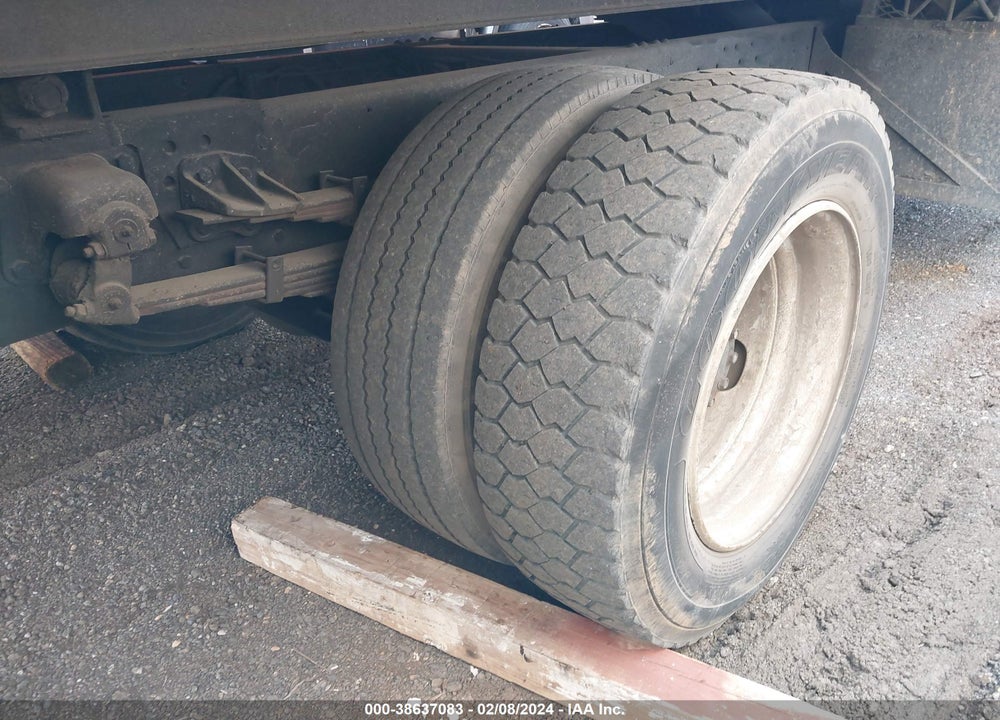 2001 NISSAN DIESEL UD2300 VIN: JNALC33H11AH60057