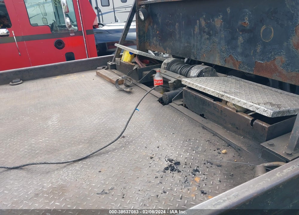2001 NISSAN DIESEL UD2300 VIN: JNALC33H11AH60057