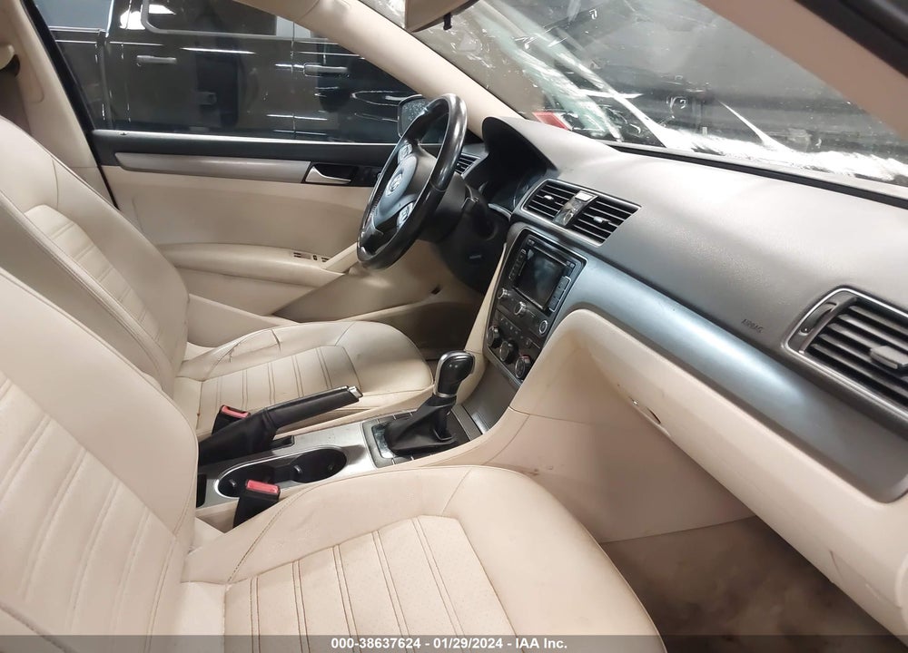 2015 VOLKSWAGEN PASSAT 1.8T SE VIN: 1VWBT7A31FC040089