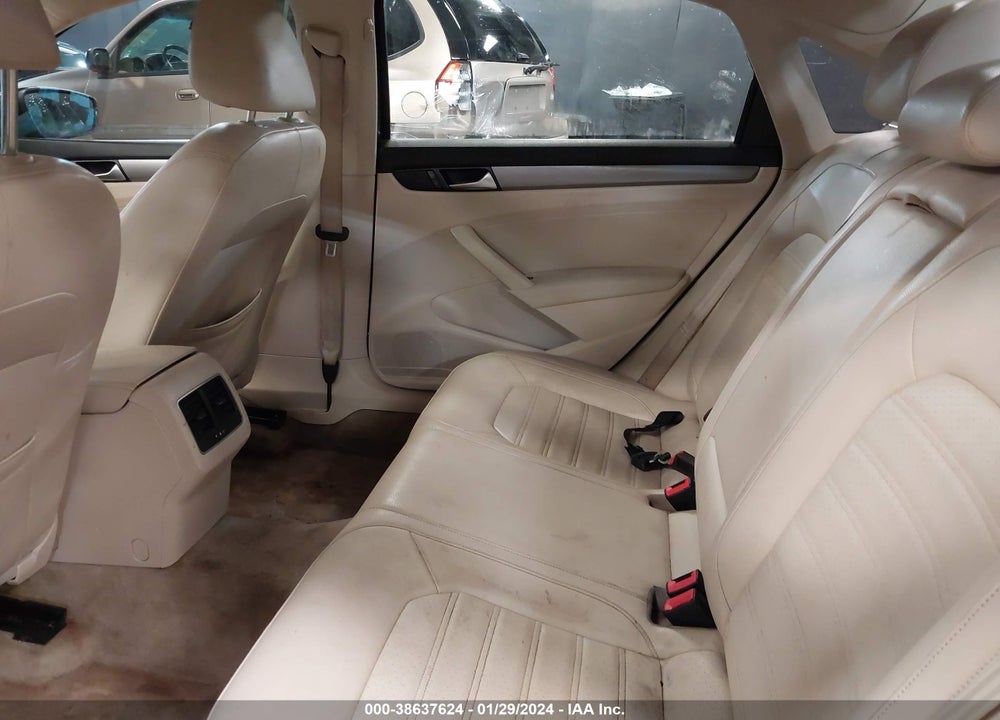 2015 VOLKSWAGEN PASSAT 1.8T SE VIN: 1VWBT7A31FC040089