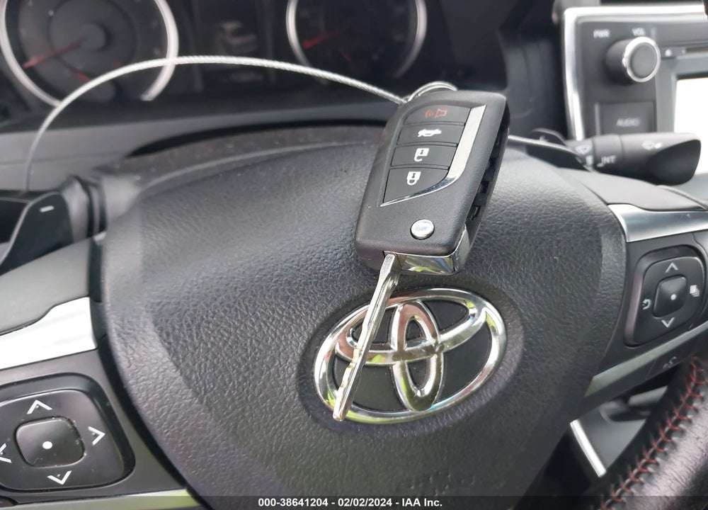 2015 TOYOTA CAMRY SE VIN: 4T1BF1FK2FU004800