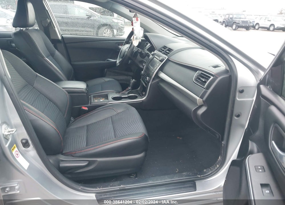 2015 TOYOTA CAMRY SE VIN: 4T1BF1FK2FU004800