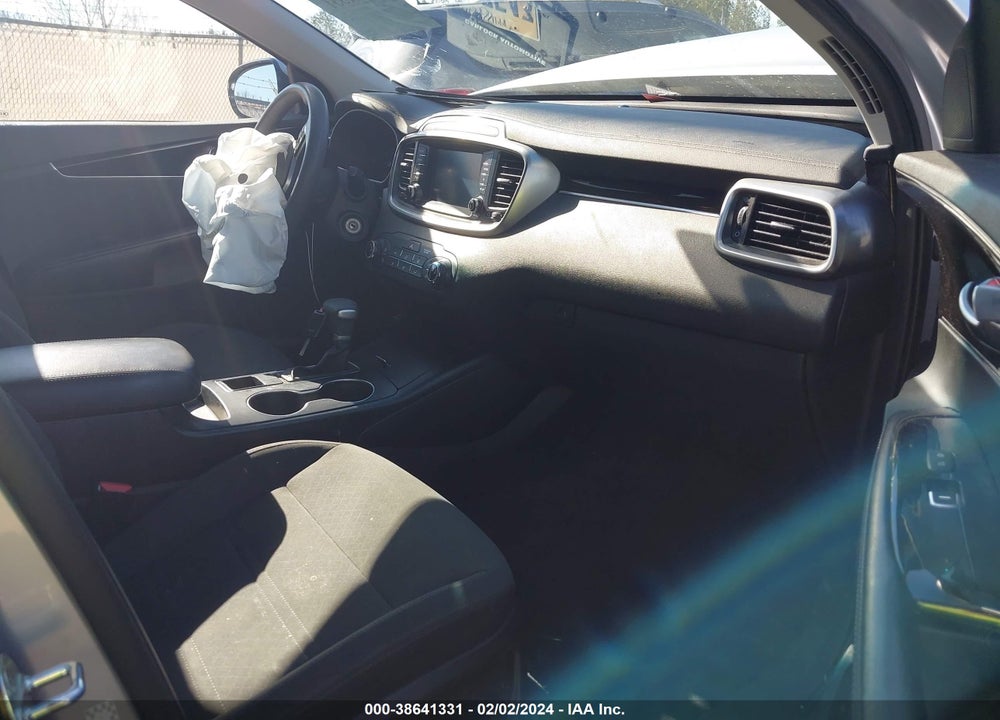 2020 KIA SORENTO 2.4L L VIN: 5XYPG4A38LG689326