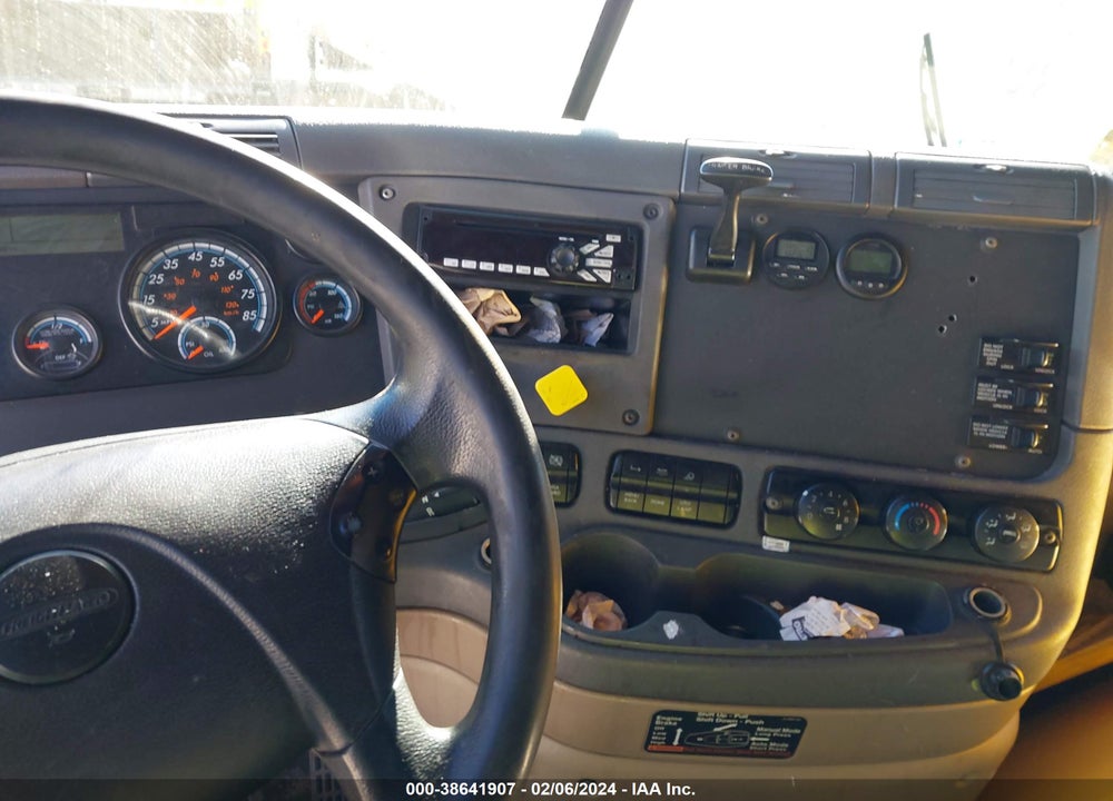 2015 FREIGHTLINER CASCADIA 125 VIN: 3AKJGLD54FSGE3087