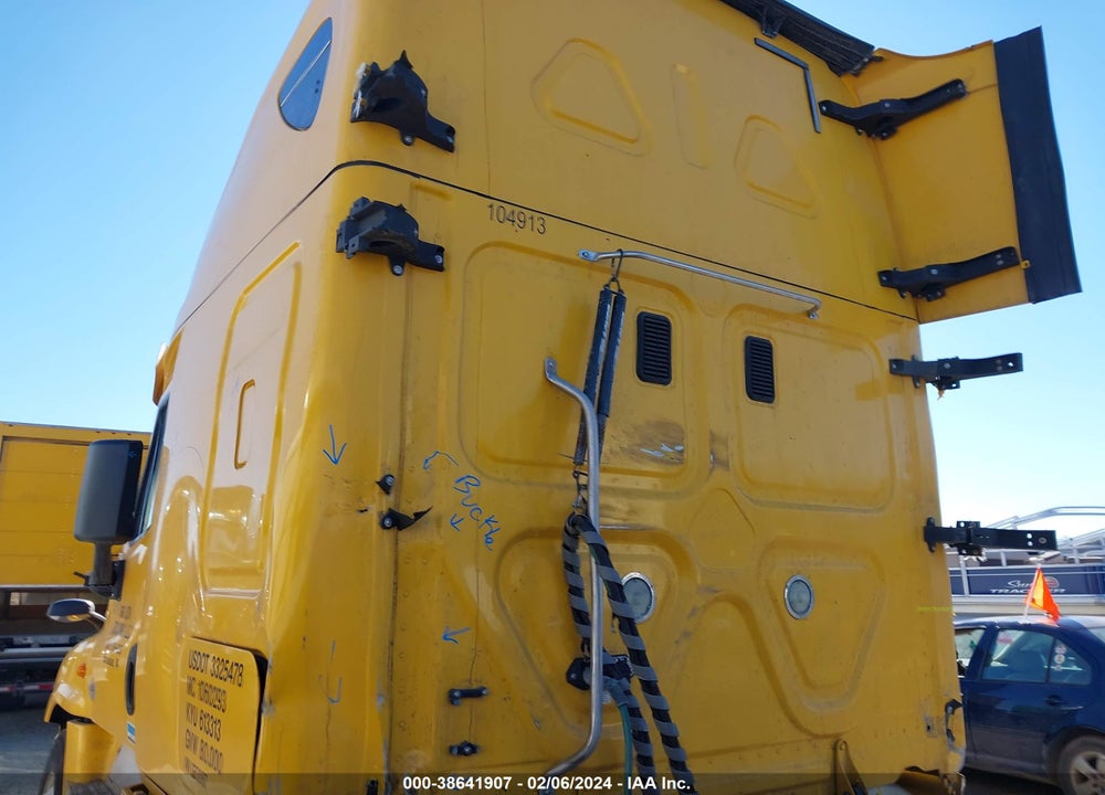 2015 FREIGHTLINER CASCADIA 125 VIN: 3AKJGLD54FSGE3087