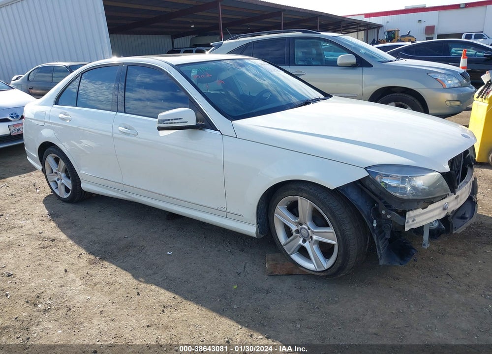 2011 MERCEDES-BENZ C 300 LUXURY/SPORT VIN: WDDGF5EB9BR173802