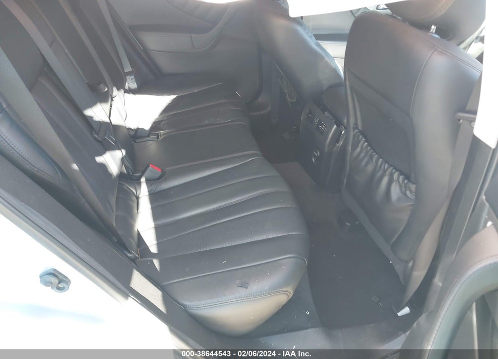 2014 INFINITI QX70 VIN: JN8CS1MW8EM412778