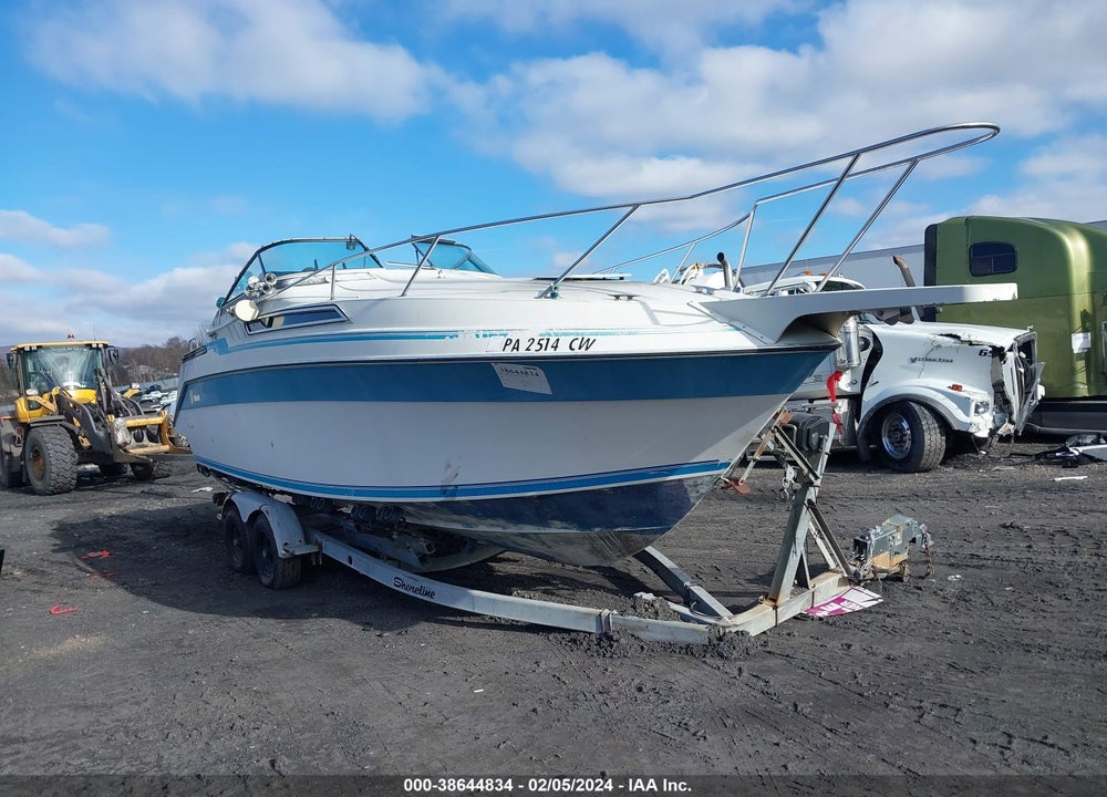 1988 WELLCRAFT ANTIGUA VIN: WELC4C69E888