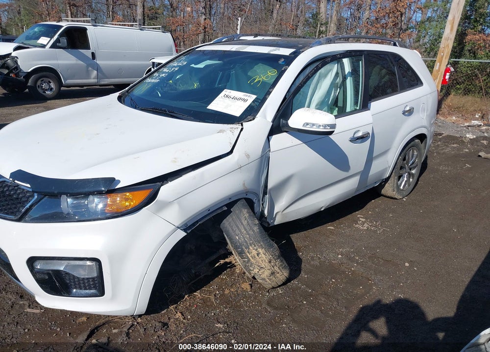 2013 KIA SORENTO SX VIN: 5XYKW4A24DG384542