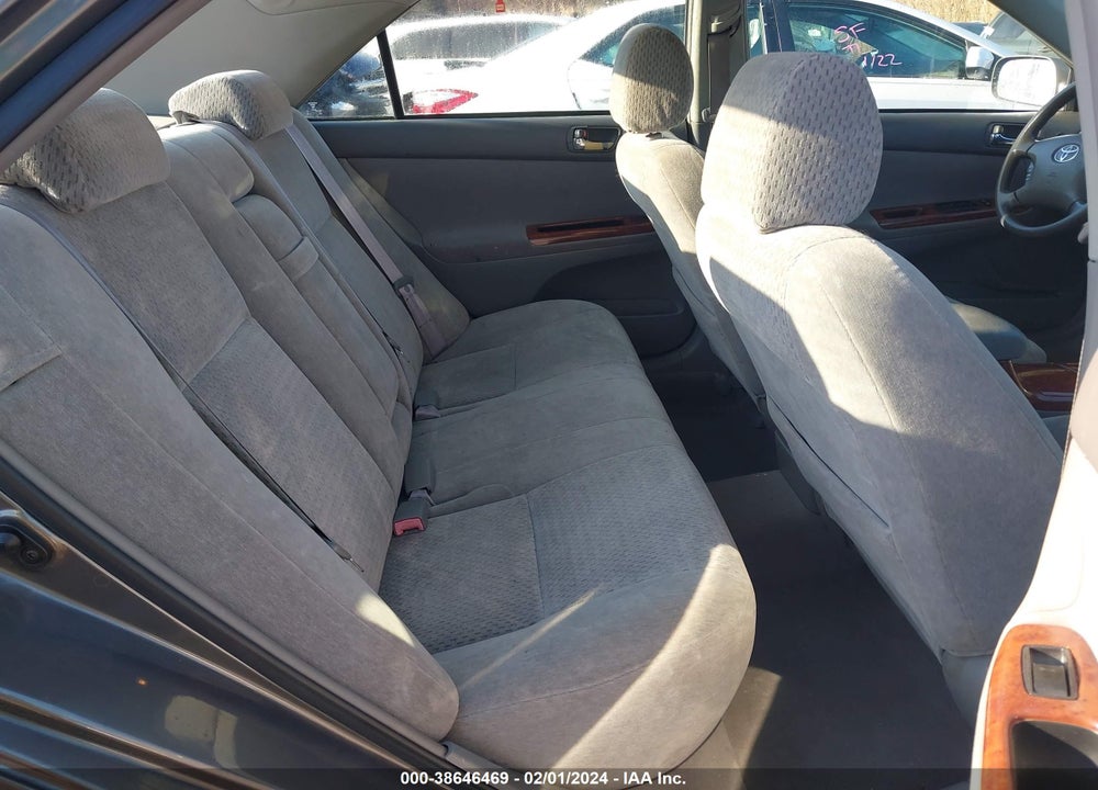 2002 TOYOTA CAMRY XLE VIN: 4T1BE32K92U563579