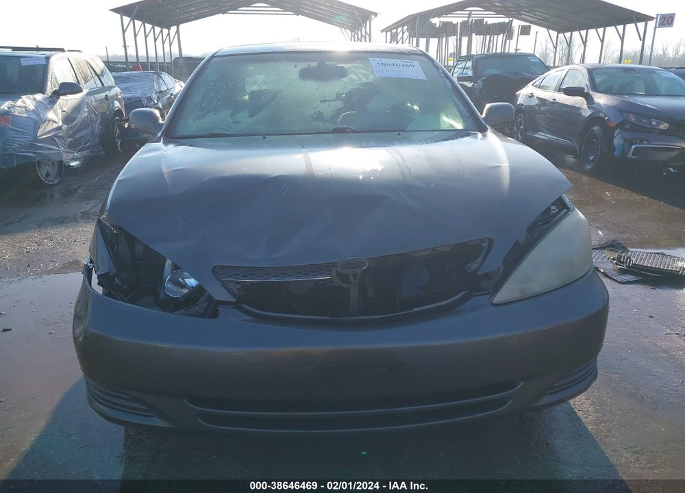 2002 TOYOTA CAMRY XLE VIN: 4T1BE32K92U563579