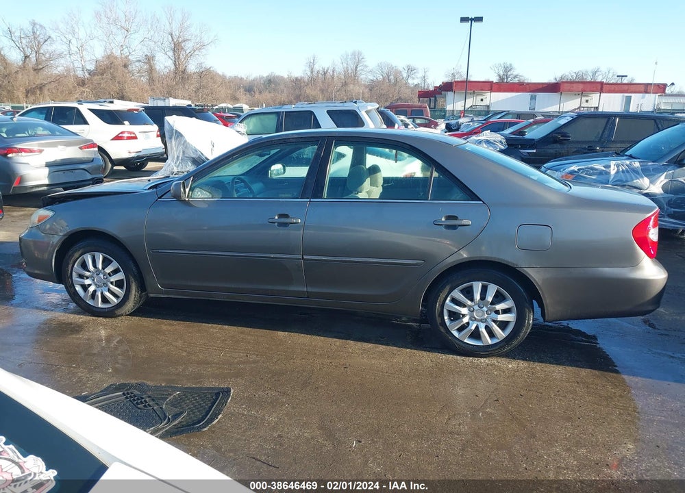 2002 TOYOTA CAMRY XLE VIN: 4T1BE32K92U563579