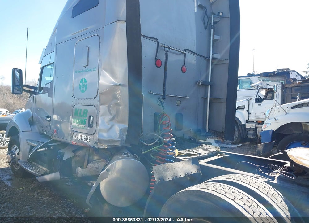 2015 KENWORTH T680 T680 VIN: 1XKYD49X9FJ438683