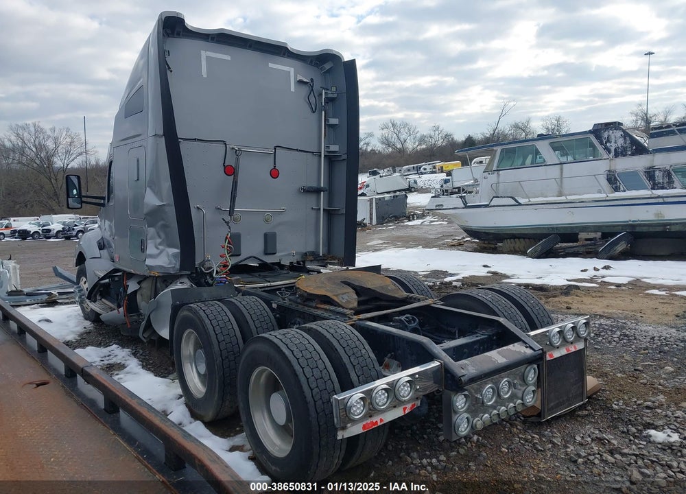 2015 KENWORTH T680 T680 VIN: 1XKYD49X9FJ438683