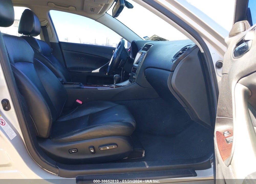 2008 LEXUS IS 350 VIN: JTHBE262685018496