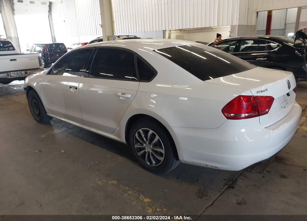 2015 VOLKSWAGEN PASSAT 1.8T S VIN: 1VWAT7A32FC077602