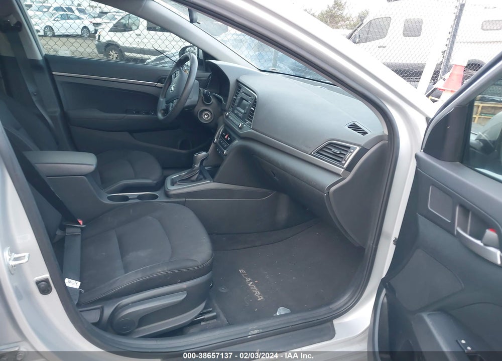 2018 HYUNDAI ELANTRA SE VIN: 5NPD74LF5JH320228