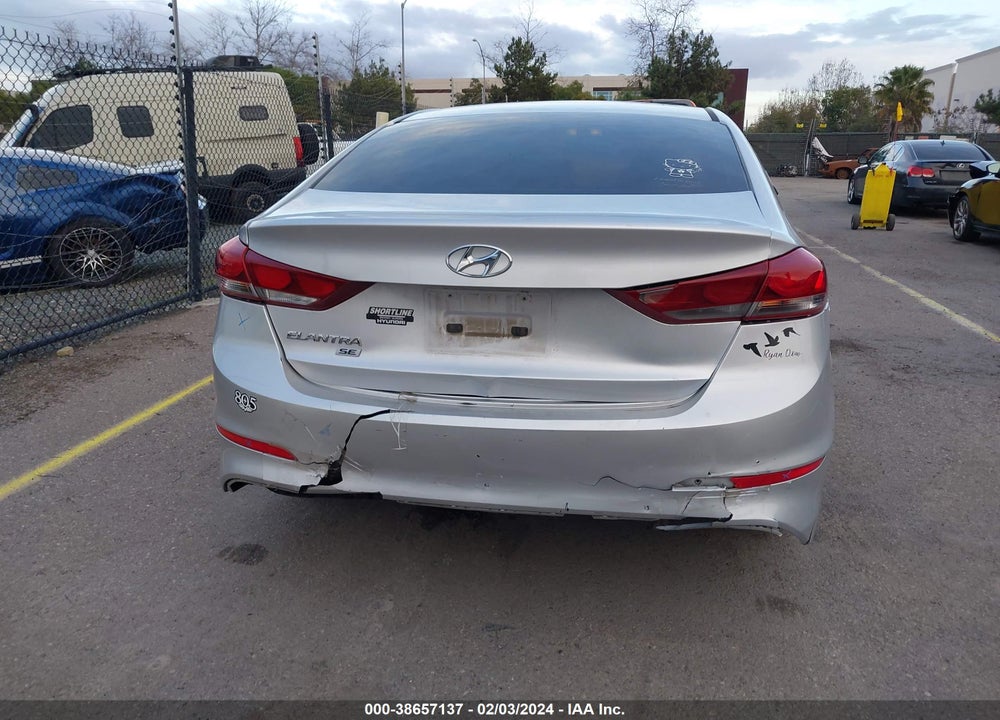 2018 HYUNDAI ELANTRA SE VIN: 5NPD74LF5JH320228