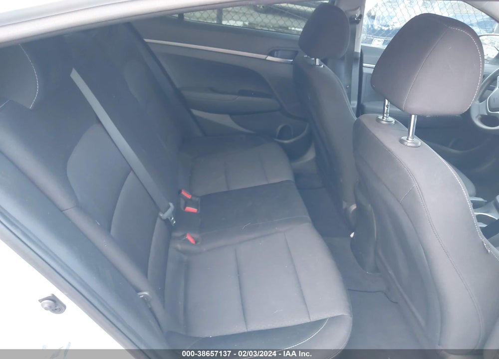 2018 HYUNDAI ELANTRA SE VIN: 5NPD74LF5JH320228