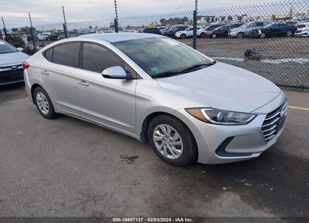 2018 HYUNDAI ELANTRA SE VIN: 5NPD74LF5JH320228
