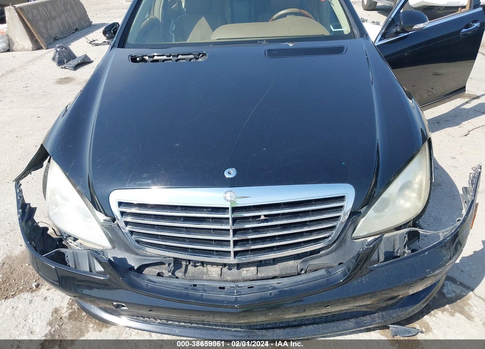 2008 MERCEDES-BENZ S 550 VIN: WDDNG71X98A232369