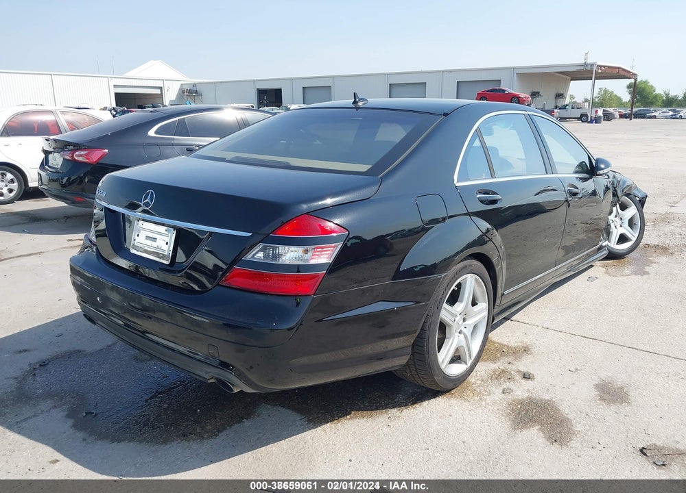 2008 MERCEDES-BENZ S 550 VIN: WDDNG71X98A232369