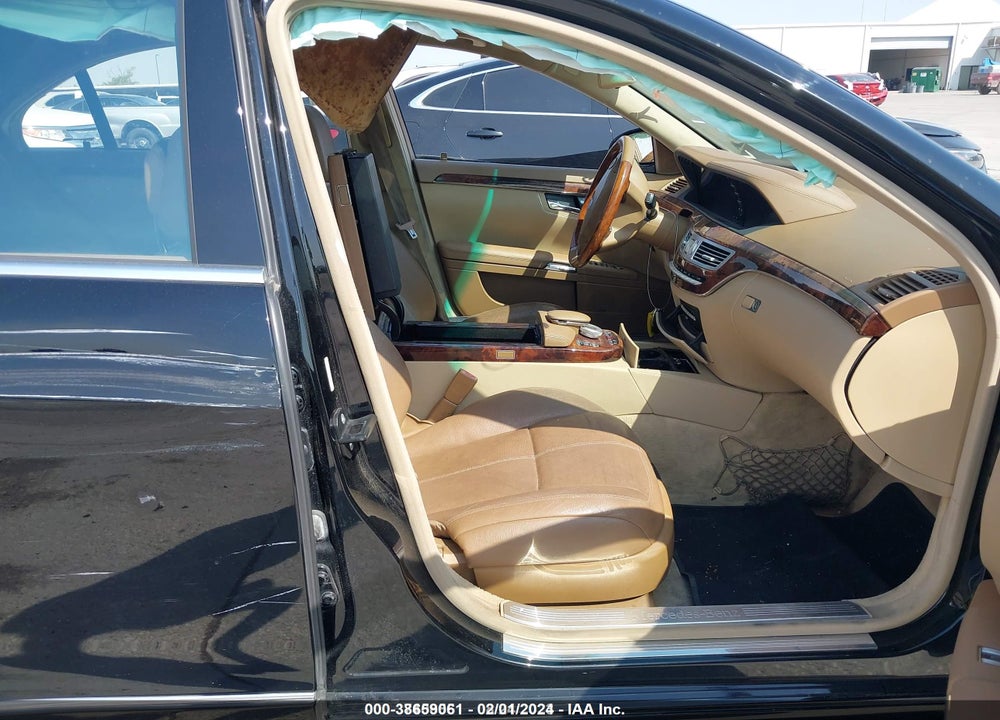 2008 MERCEDES-BENZ S 550 VIN: WDDNG71X98A232369