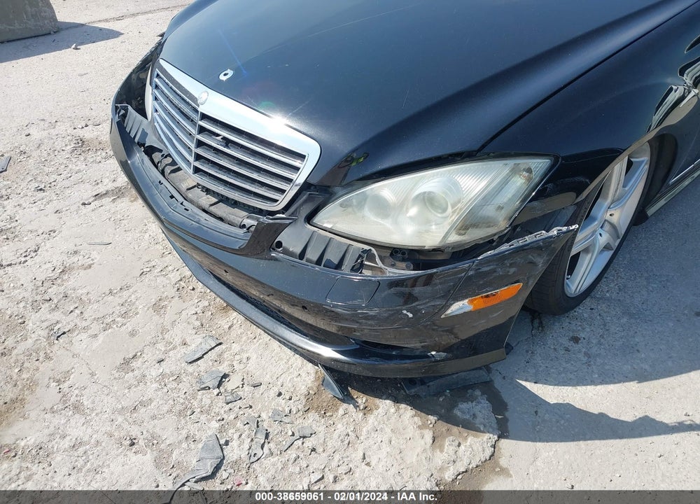 2008 MERCEDES-BENZ S 550 VIN: WDDNG71X98A232369