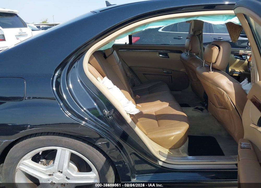 2008 MERCEDES-BENZ S 550 VIN: WDDNG71X98A232369