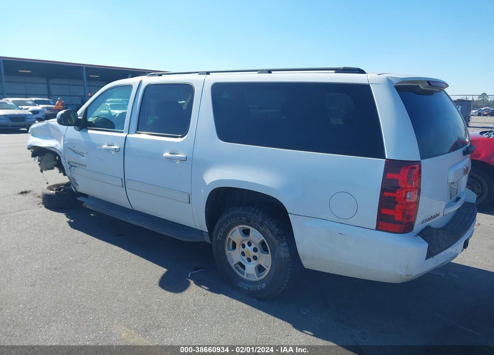 2010 CHEVROLET SUBURBAN 1500 LS VIN: 1GNUCHE07AR133679