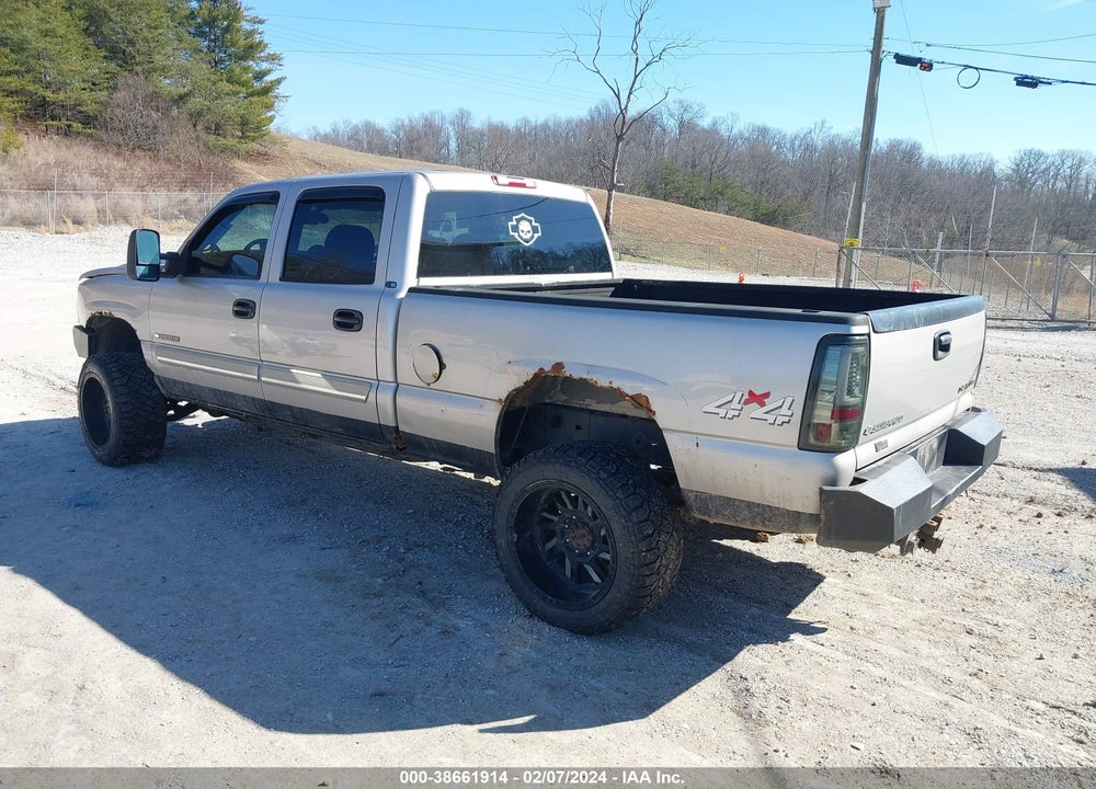 2005 CHEVROLET SILVERADO 2500HD LS VIN: 1GCHK23U55F826550