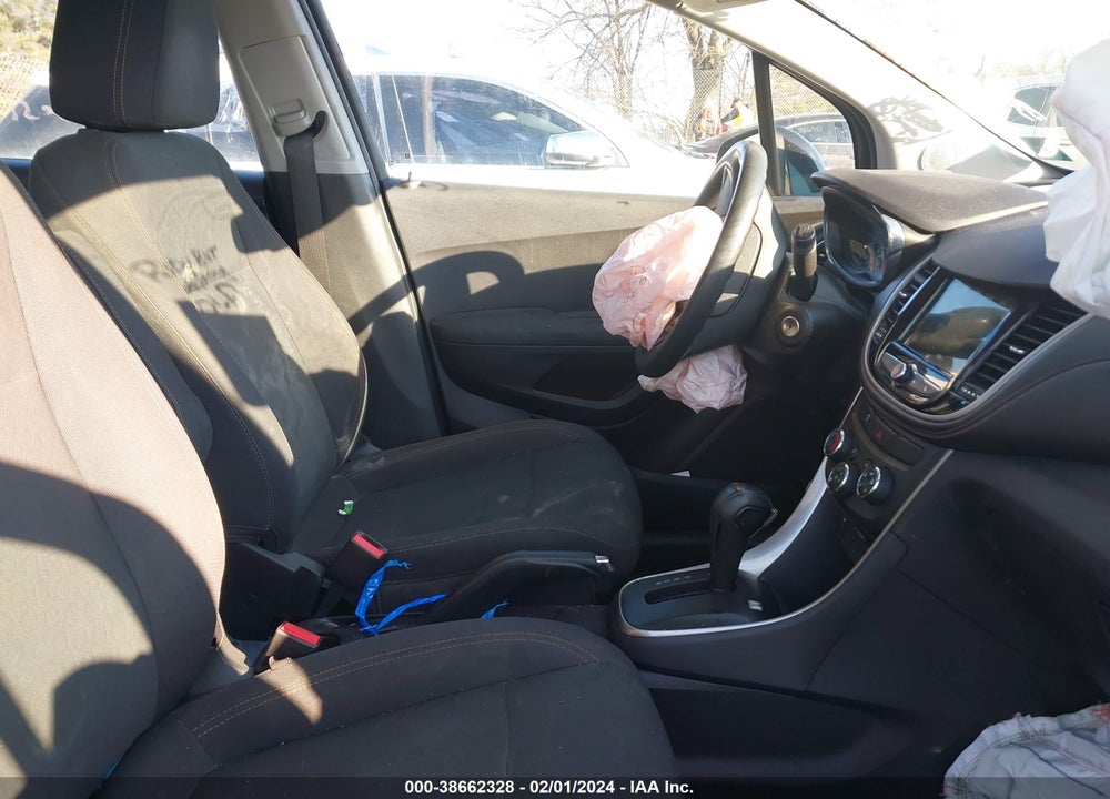 2018 CHEVROLET TRAX LS VIN: 3GNCJKSB3JL334491