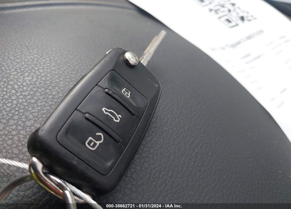2017 VOLKSWAGEN TIGUAN 2.0T S VIN: WVGBV7AX2HK000771