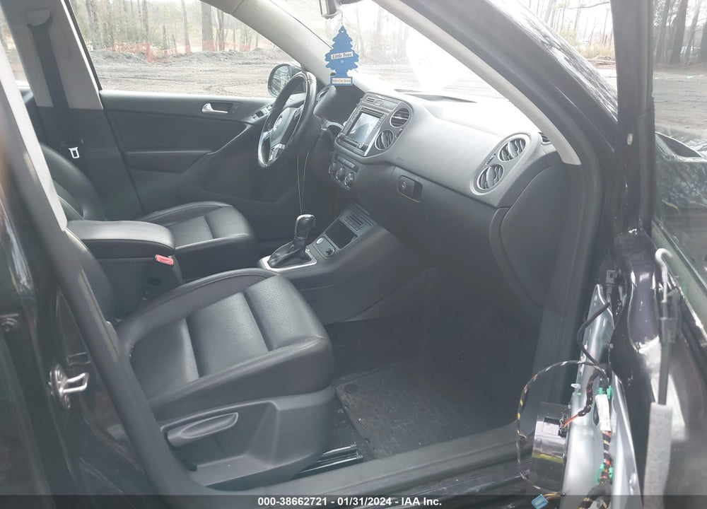2017 VOLKSWAGEN TIGUAN 2.0T S VIN: WVGBV7AX2HK000771