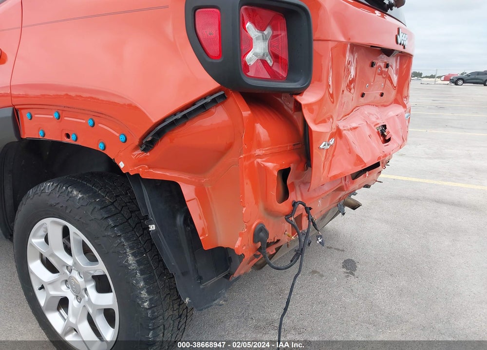 2018 JEEP RENEGADE LATITUDE 4X4 VIN: ZACCJBBB6JPJ37537