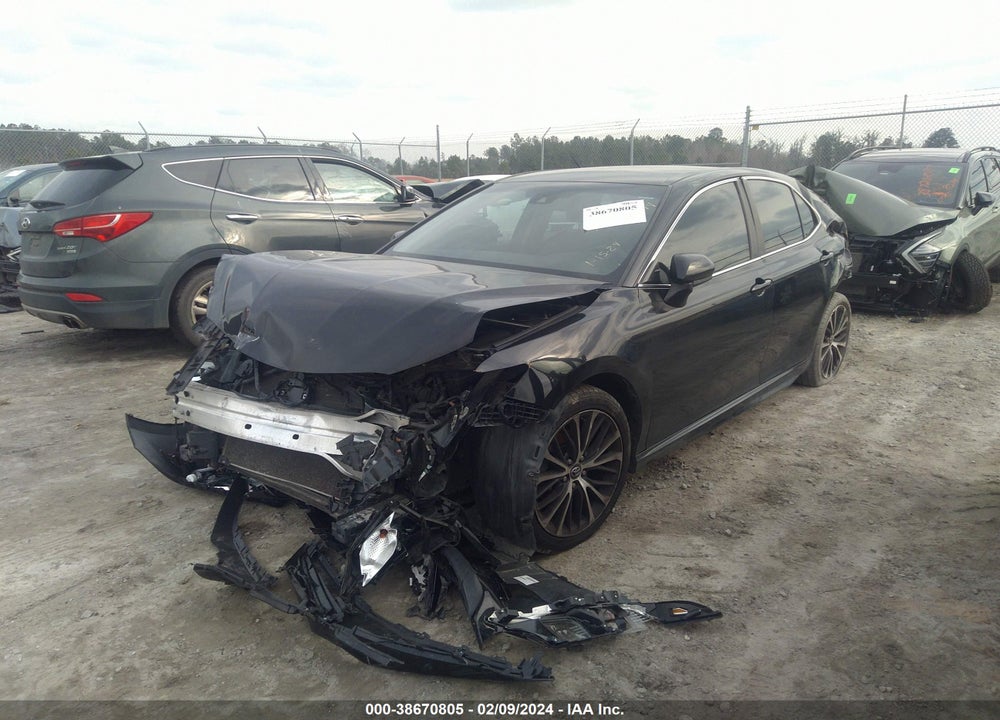 2018 TOYOTA CAMRY SE VIN: 4T1B11HK5JU074974