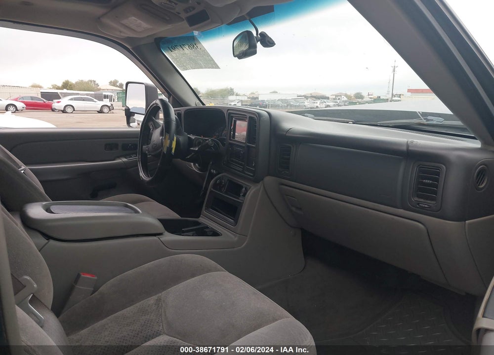 2005 CHEVROLET AVALANCHE 1500 Z66 VIN: 3GNEC12Z75G269878