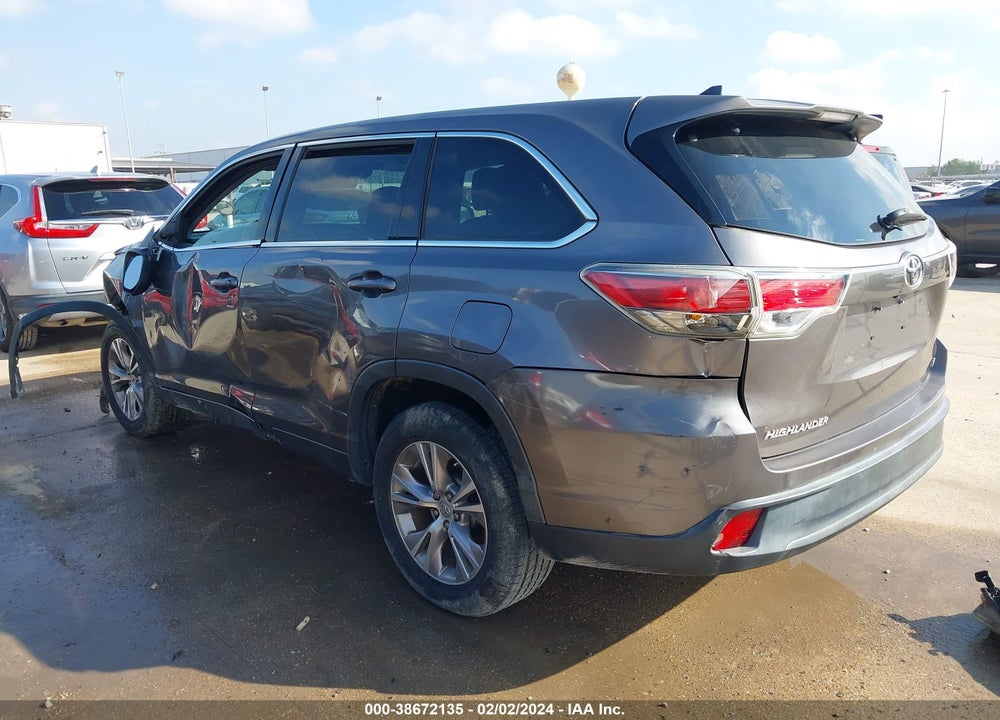 2015 TOYOTA HIGHLANDER LE PLUS V6 VIN: 5TDZKRFH0FS102830