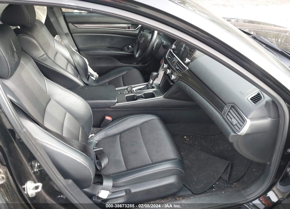 2018 HONDA ACCORD VIN: 1HGCV1F3XJA032988