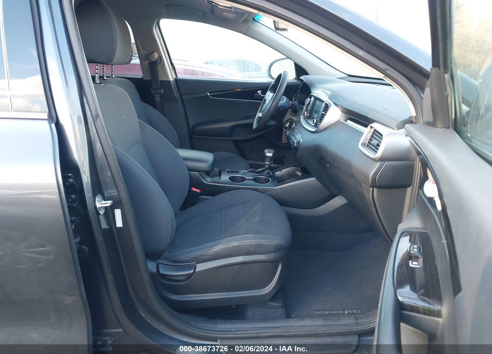2020 KIA SORENTO 3.3L LX VIN: 5XYPG4A58LG663987