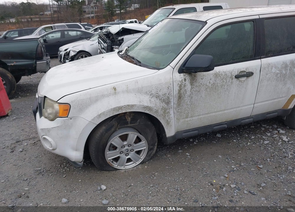 2011 FORD ESCAPE XLS VIN: 1FMCU0C78BKA28562