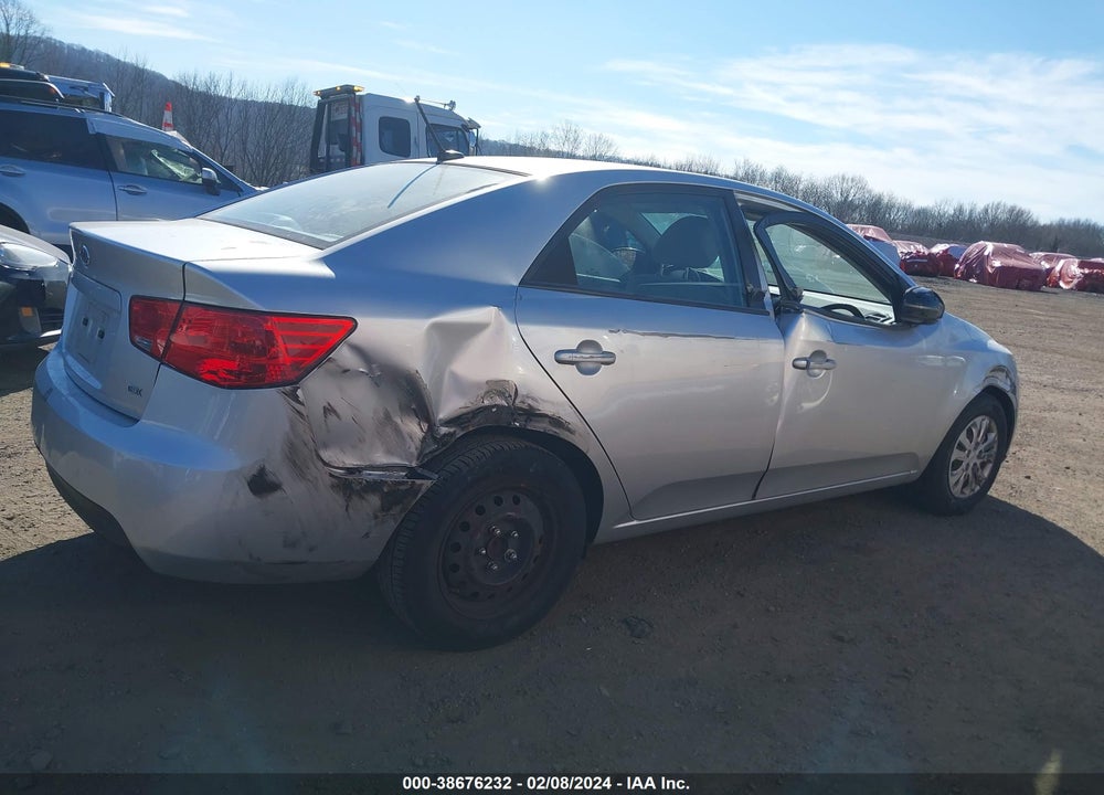 2013 KIA FORTE EX VIN: KNAFU4A25D5724360