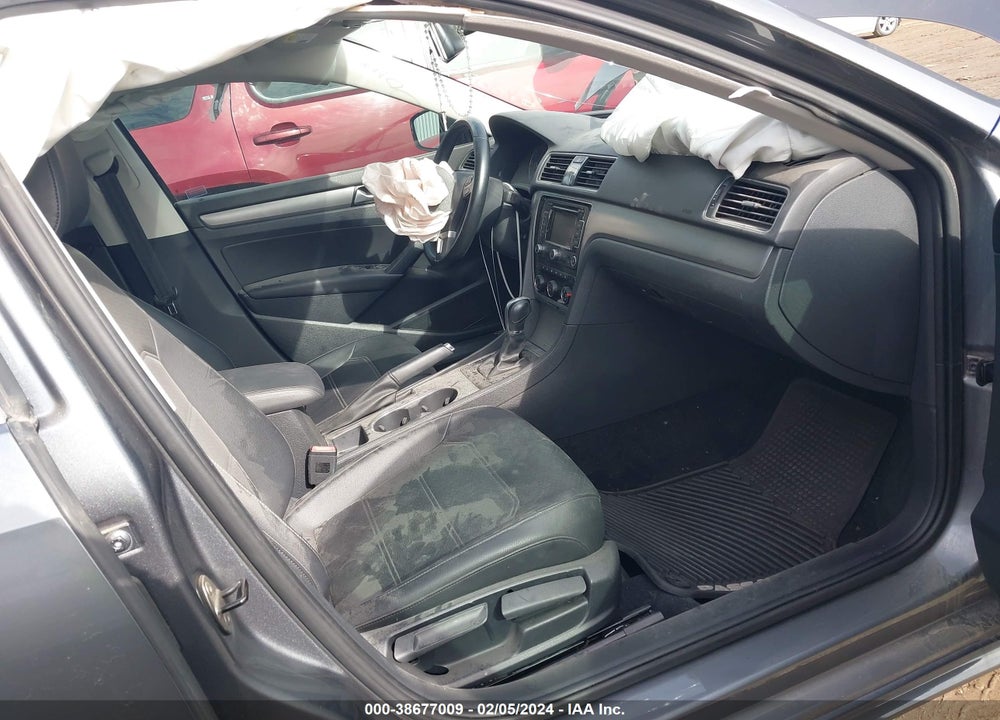 2014 VOLKSWAGEN PASSAT 2.0L TDI SE VIN: 1VWBN7A3XEC116451